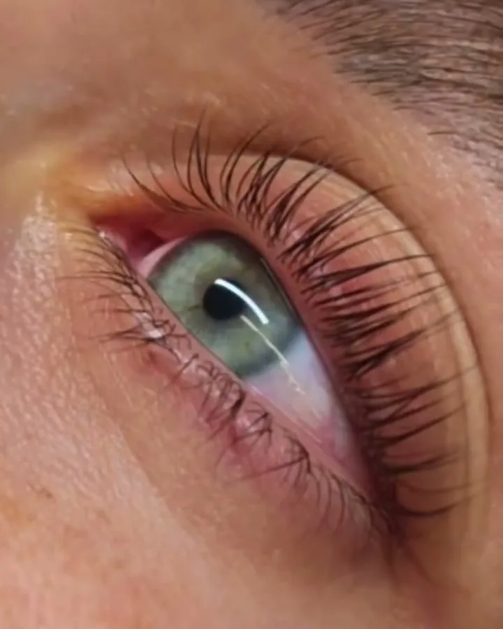 Lash lift on natural lashes, green eye